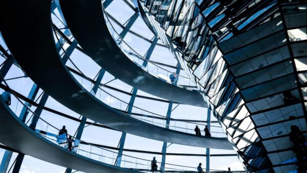 ¿Xtrade es legal en Colombia? Una mirada honesta al trading- 2025